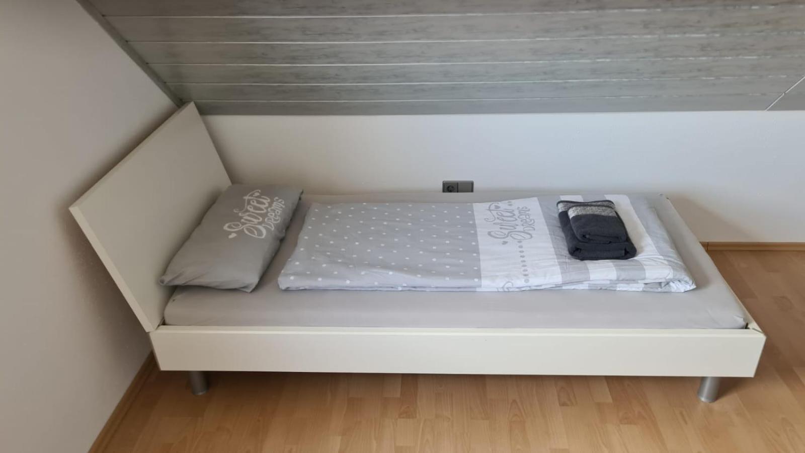 Schlafzimmer 1 Mit Top Aussicht Ueber Weilstetten 巴林根 外观 照片