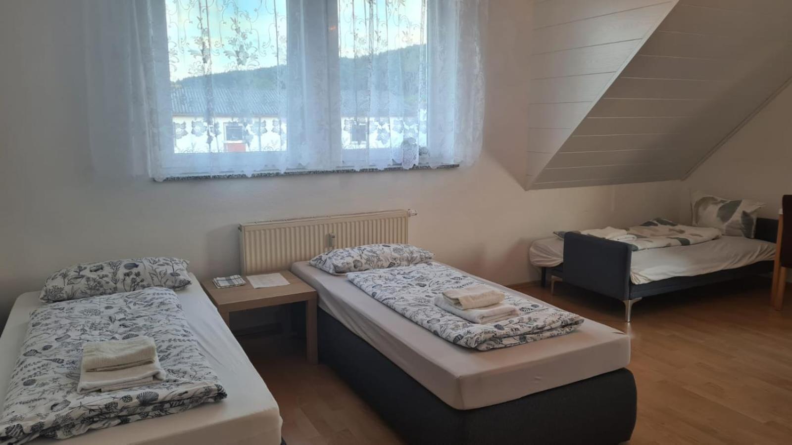 Schlafzimmer 1 Mit Top Aussicht Ueber Weilstetten 巴林根 外观 照片